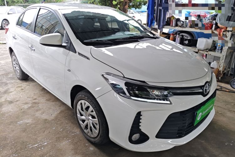 Toyota Yaris 2022 — фото 3