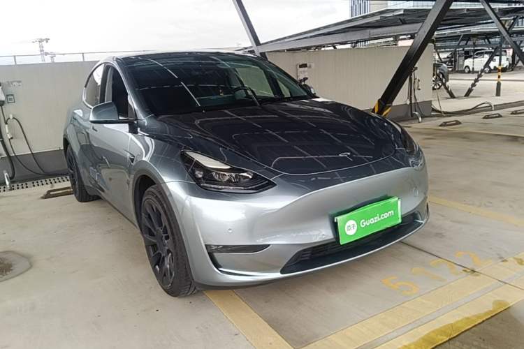 Tesla Model Y 2021 — 3