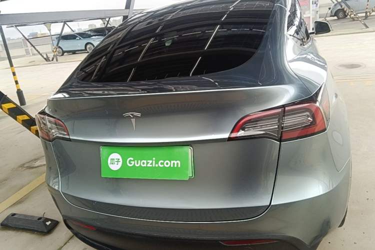 Tesla Model Y 2021 — 5