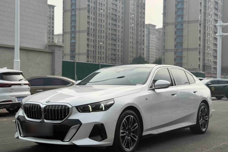 BMW 530Li 2025 — фото 1