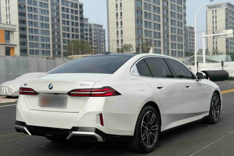 BMW 530Li 2025 — фото 4