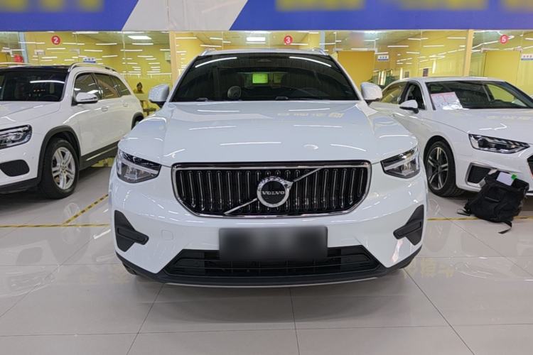 Volvo XC40 2024 — фото 2