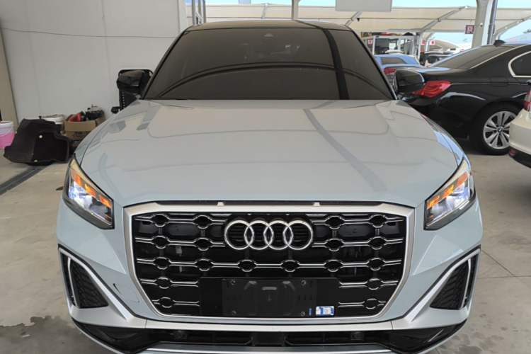 Audi Q2L 2024 — 2