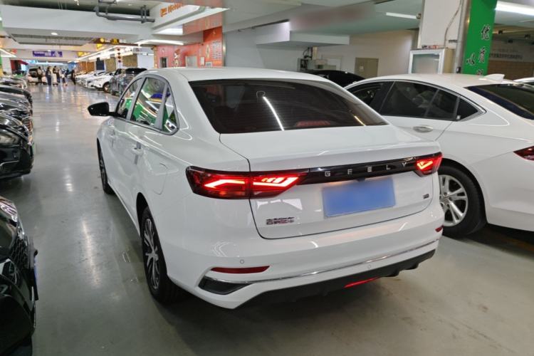 Geely Emgrand 2023 — фото 4