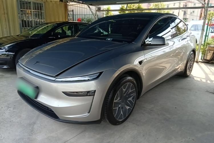 Tesla Model Y L 2025 — фото 1