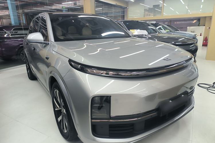 Li Auto L8 2023 — 3