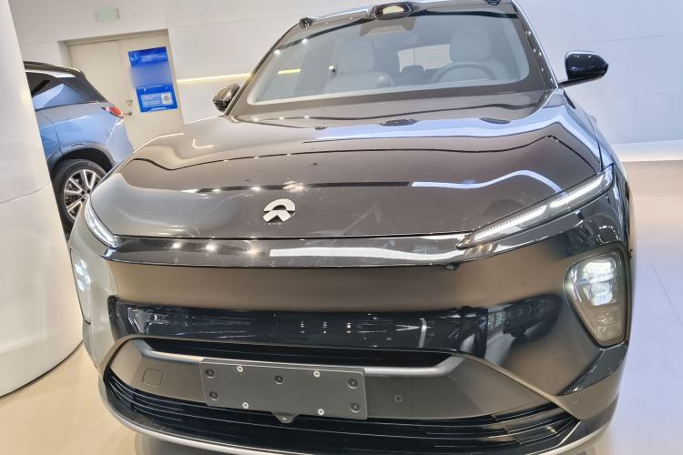 NIO ES8 2023 — 2