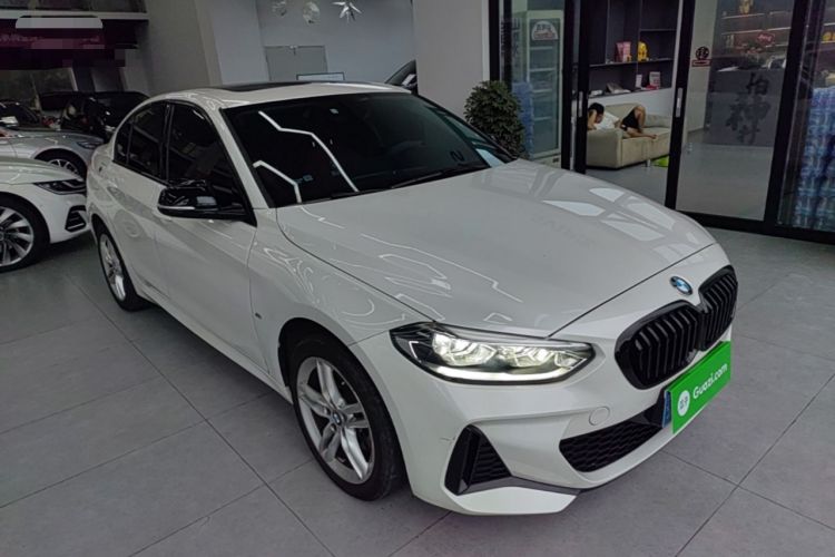BMW 120i 2022 — фото 3