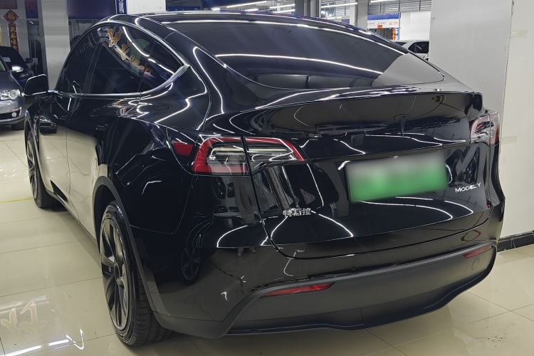 Tesla Model Y 2022 — 4
