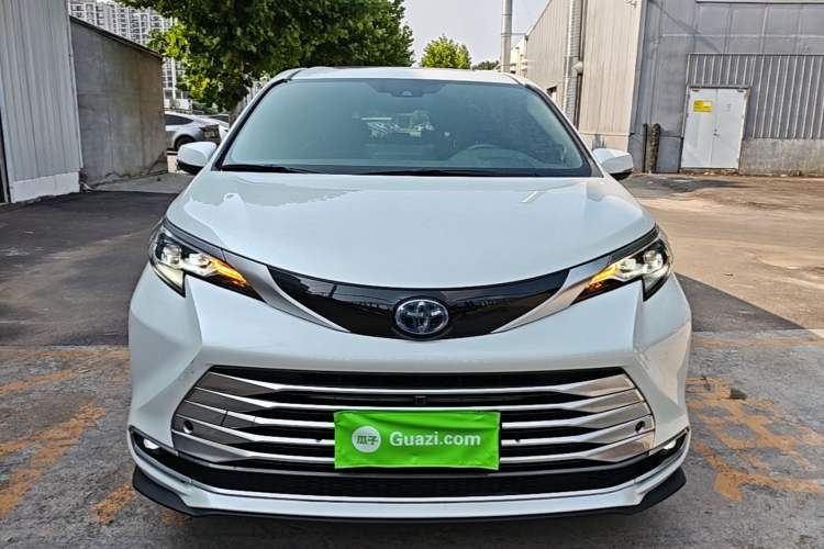 Toyota Sienna 2021 — 2