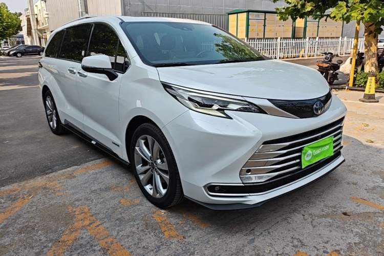 Toyota Sienna 2021 — 3