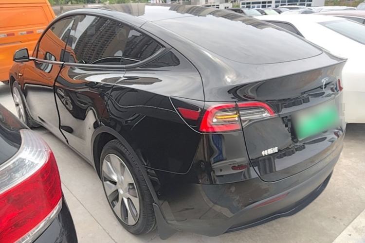 Tesla Model Y 2022 — 4