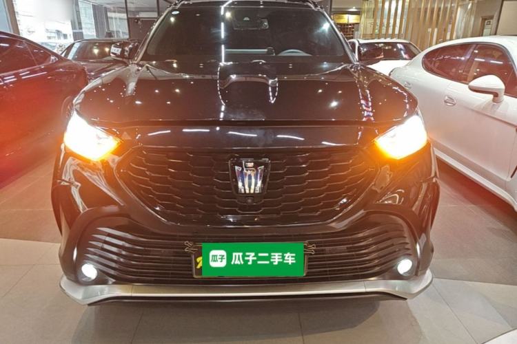 Toyota Highlander 2023 — 2