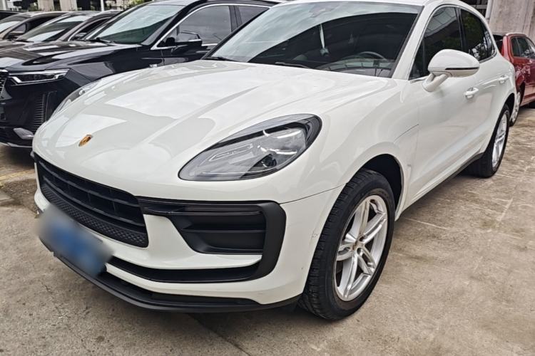 Porsche Macan 2022 — фото 1