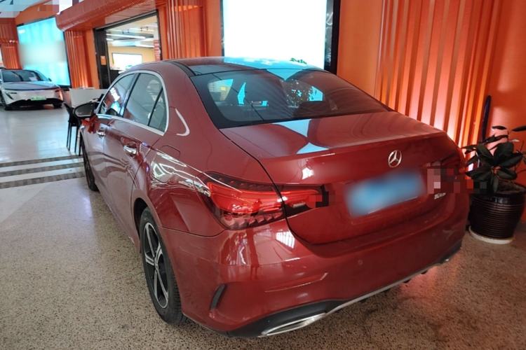Mercedes-Benz A 200 L 2023 — фото 4