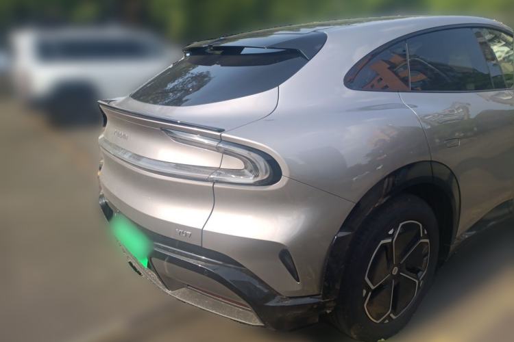 Xiaomi Auto YU7 2025 — фото 4