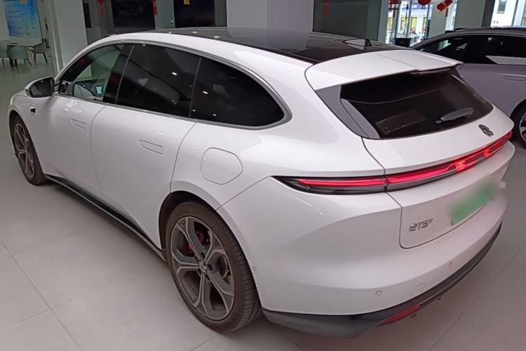 NIO ET5T 2025 — 4
