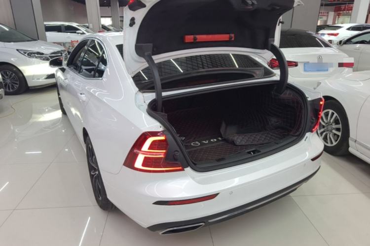Volvo S60 2020 — 4