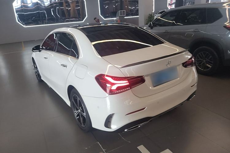 Mercedes-Benz A 200 L 2022 — фото 4