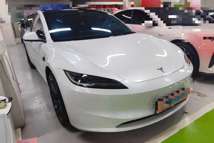 Tesla Model 3 2023 — 3