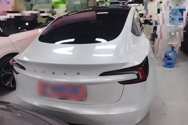 Tesla Model 3 2023 — 5