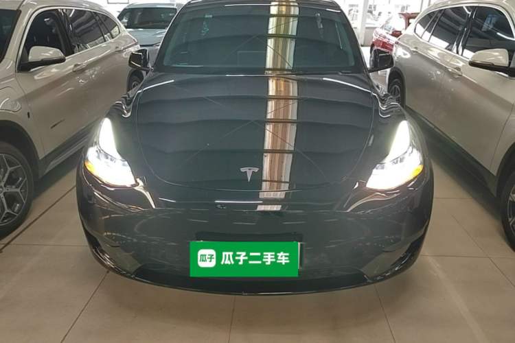 Tesla Model Y 2022 — 2