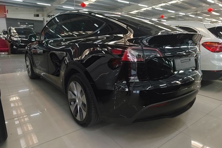 Tesla Model Y 2022 — 4