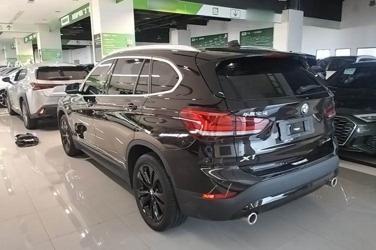 BMW X1 2021 — фото 4