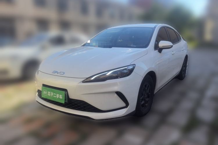 BYD Seal 05 DM-i 2025 — фото 1
