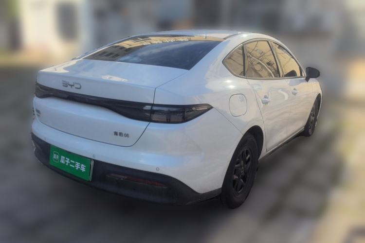 BYD Seal 05 DM-i 2025 — фото 4