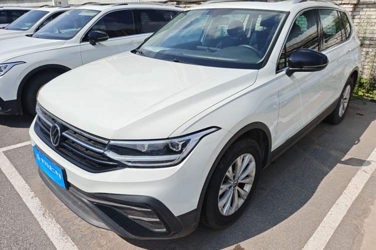 Volkswagen Tiguan L 2024 — фото 1