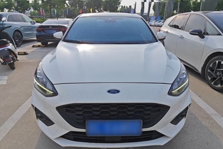 Ford Focus 2021 — 2