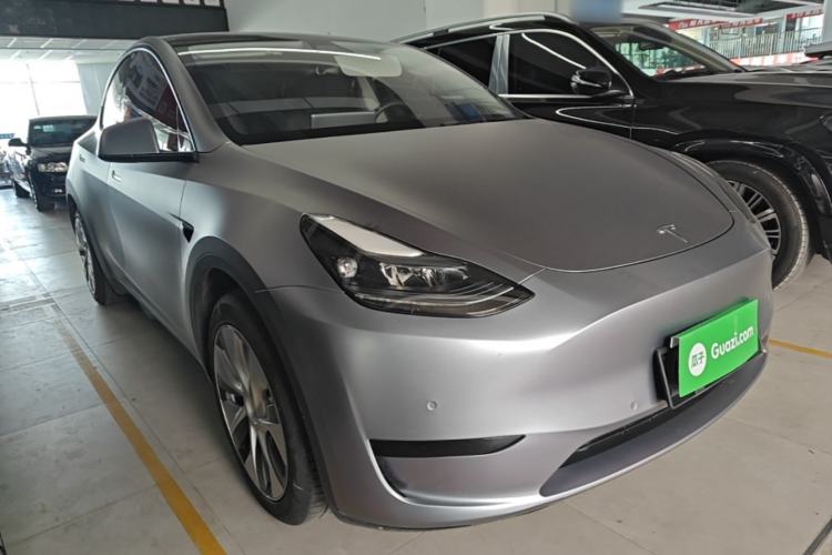 Tesla Model Y 2022 — 3