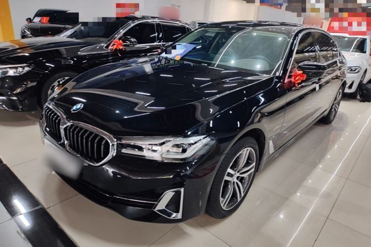 BMW 5 series 2022 — фото 1