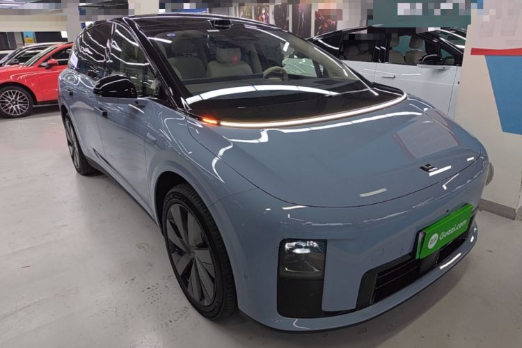 Li Auto i8 2025 — 3