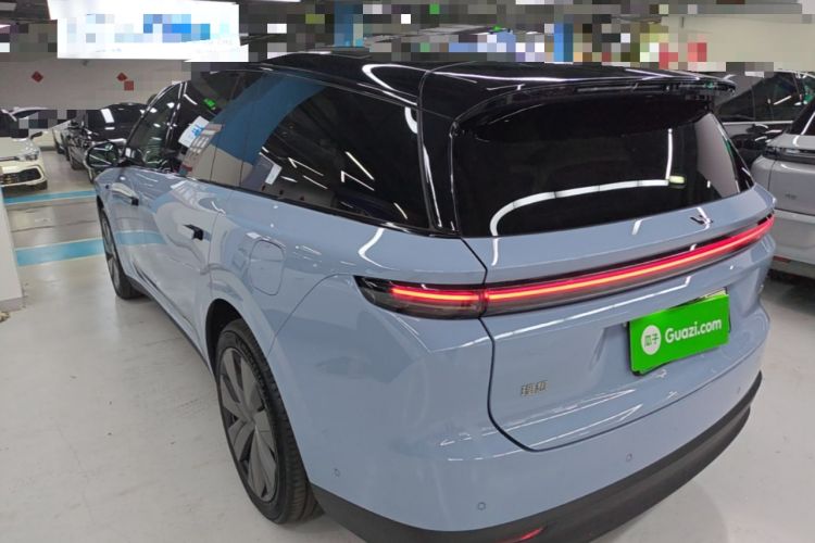 Li Auto i8 2025 — 4