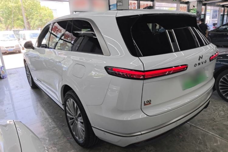 Onvo Luxeed L90 2025 — 4