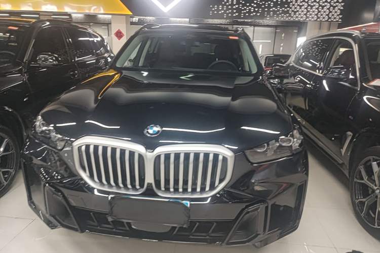 BMW X5 2023 — 2