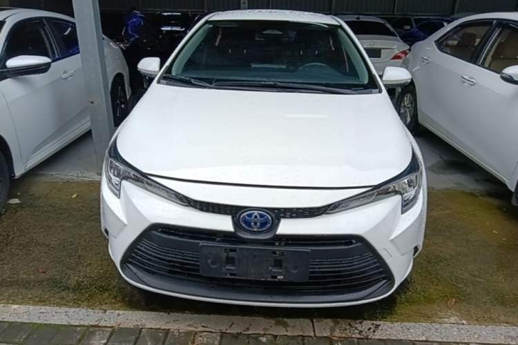 Toyota Corolla 2023 — фото 2