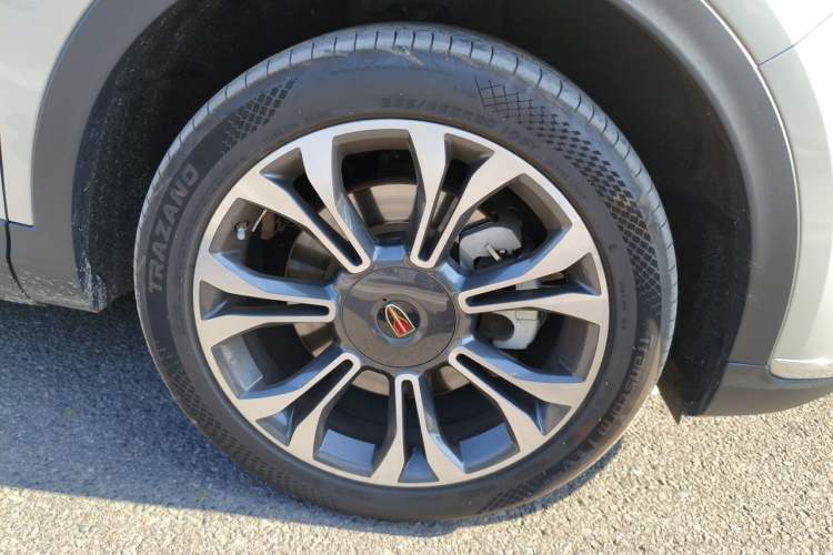 Hongqi HS5 2019 — 5