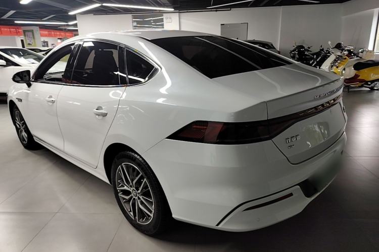 BYD Qin PLUS 2023 — фото 4