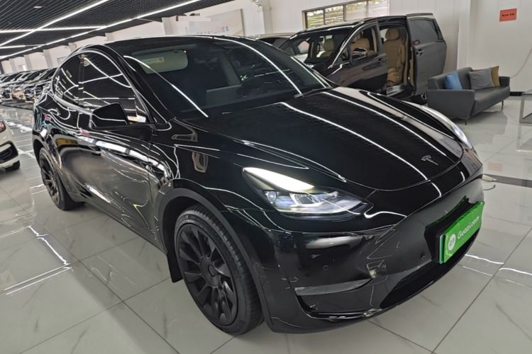 Tesla Model Y 2021 — 3