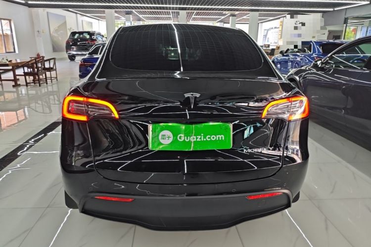 Tesla Model Y 2021 — 5
