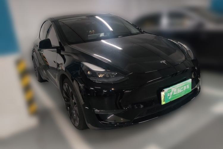 Tesla Model Y 2022 — 3