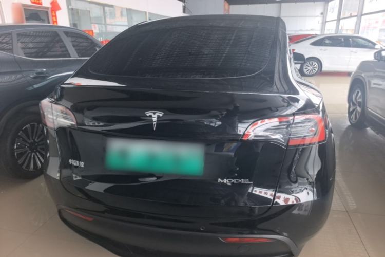 Tesla Model Y 2022 — 5