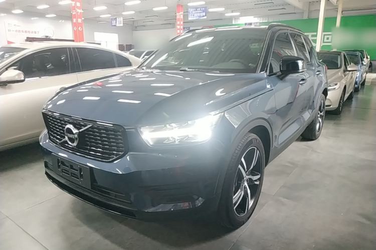 Volvo xc40 2022 — фото 1