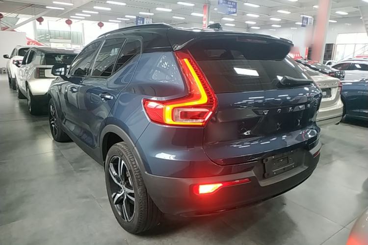 Volvo xc40 2022 — фото 4