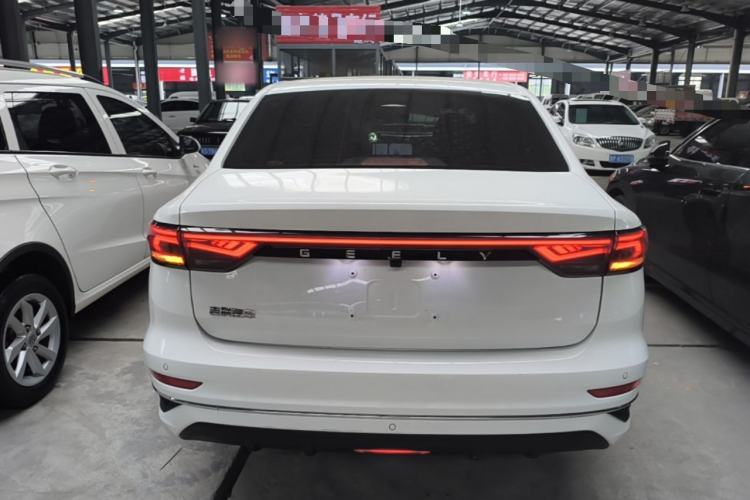 Geely Emgrand 2023 — 5