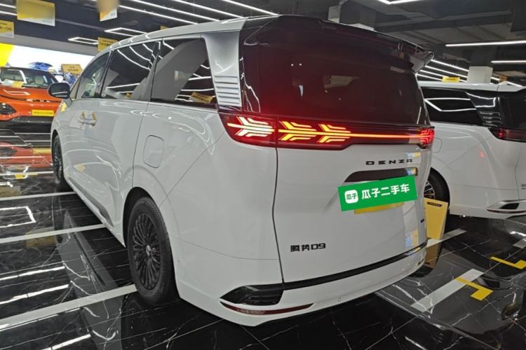 Denza D9 2022 — 4