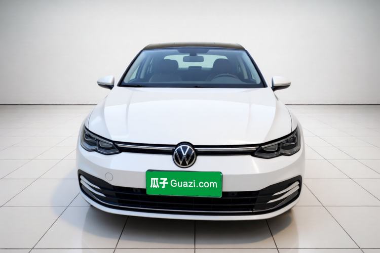 Volkswagen Golf 2023 — 2